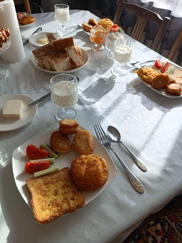 Meerim Guest House Bokonbayevo ภายนอก รูปภาพ